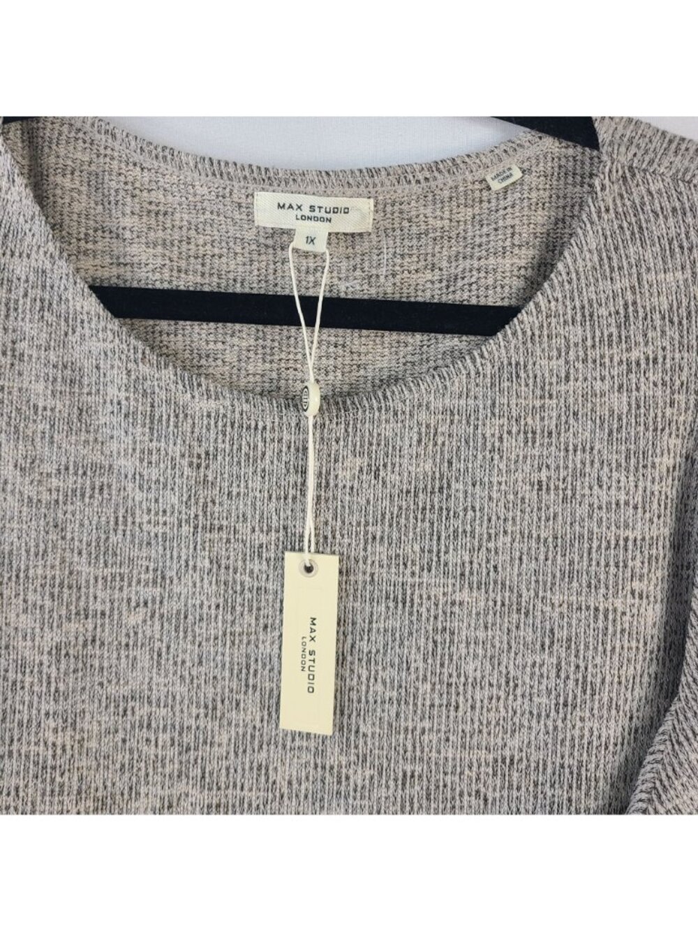 NEW Max Studio London Women's Gray/Beige Textured Tunic Sweater Top Sz 1X - Picture 2 of 8